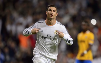 电竞牛动态-C罗点球冷静施射