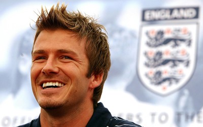 电竞牛动态-久保建英赛后接受全场欢呼