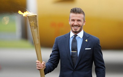 电竞牛热评-他们用表现赢得尊重